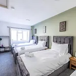 Upnor House-free Parking By Prescott * Bristol