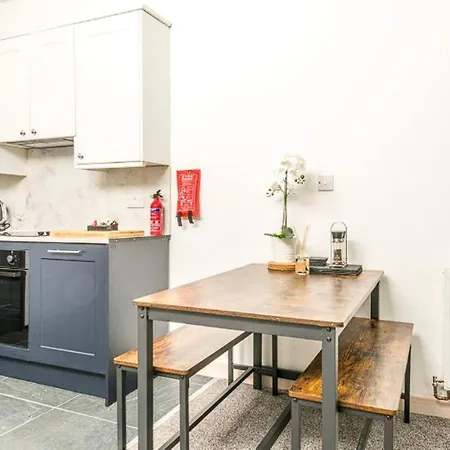 Lejlighed Cosy Upnor House With Free Parking By Prescott Apartments *