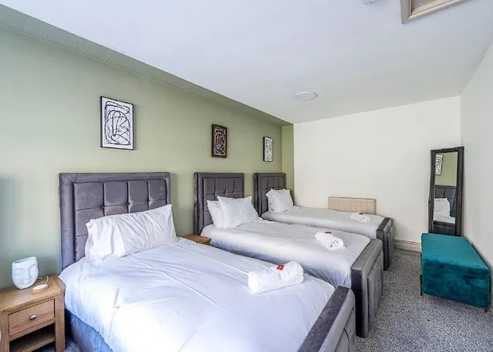 Spacious Upnor House With Free Parking By Prescott Μπρίστολ