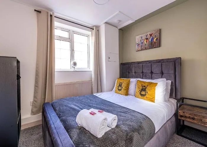 Διαμέρισμα Spacious Upnor House With Free Parking By Prescott *