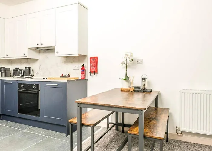 Διαμέρισμα Spacious Upnor House With Free Parking By Prescott *
