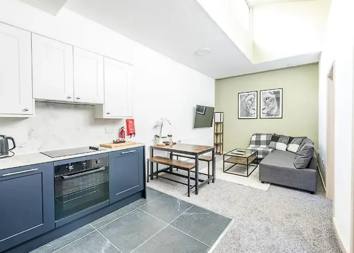 Spacious Upnor House With Free Parking By Prescott Μπρίστολ