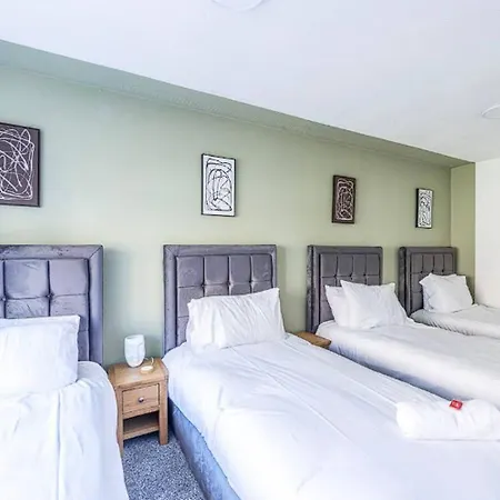 Apartman Spacious Upnor House With Free Parking By Prescott Apartments