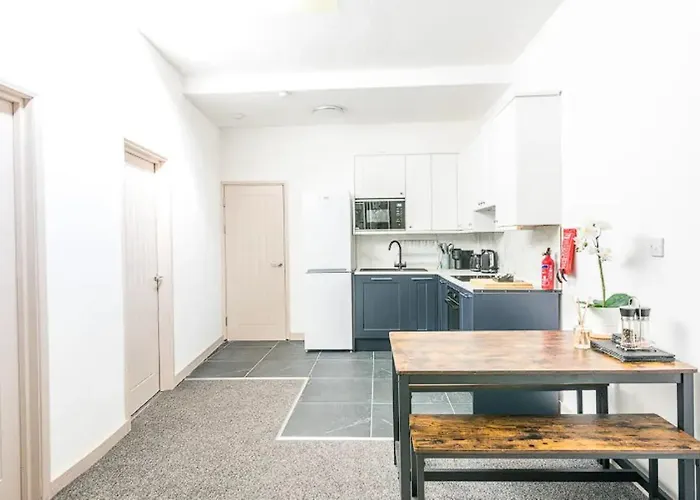 Upnor House-free Parking By Prescott