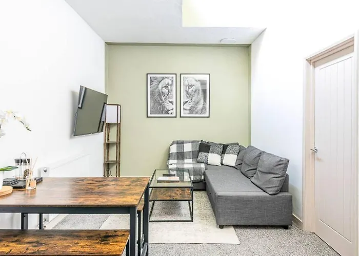 Upnor House-free Parking By Prescott *